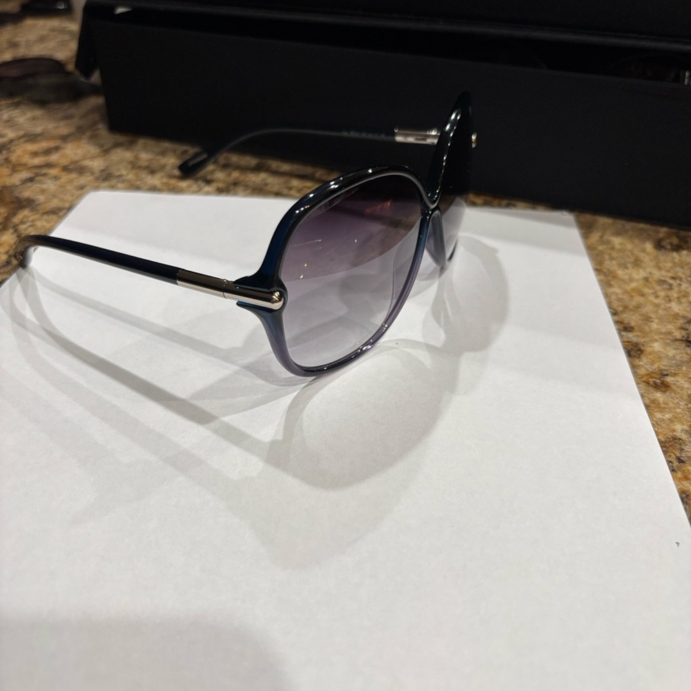 Tom Ford ISLAY blue violet resin sunglasses. Gradient lenses. Brand new. - Picture 3 of 5